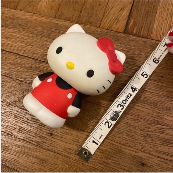 Hello Kitty Vinyl Figure - Picture 6 of 7